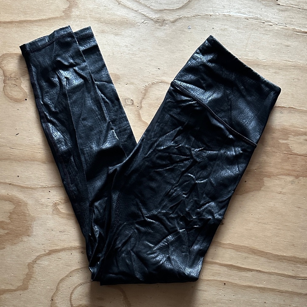 CRZ Yoga Black Shiny Snakeskin leather Leggings medium - new